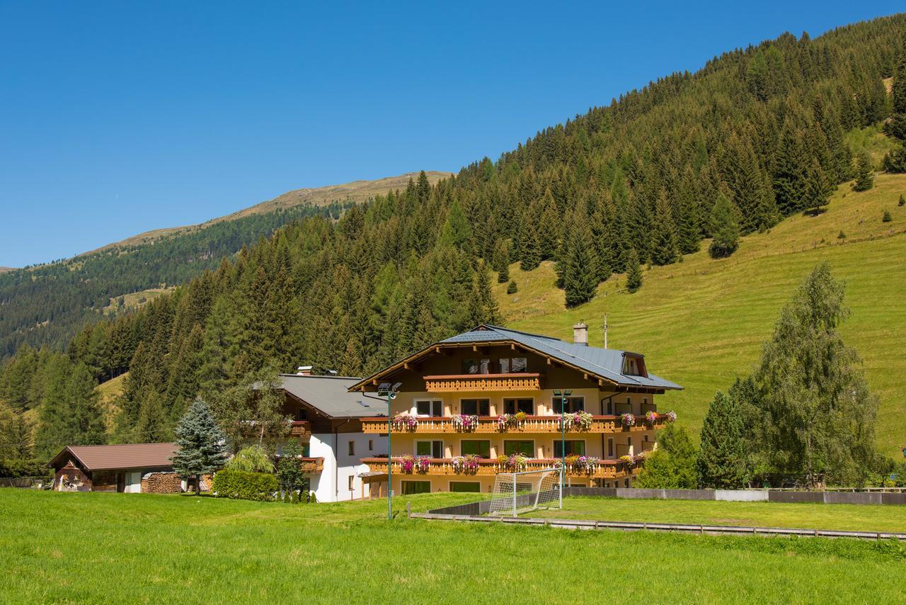 Zirbenhof Hotel Innerkrems Buitenkant foto